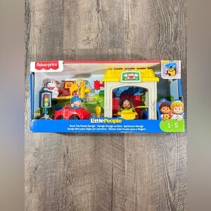 NEW | FISHER PRICE Little People Road Trip Ready Garage